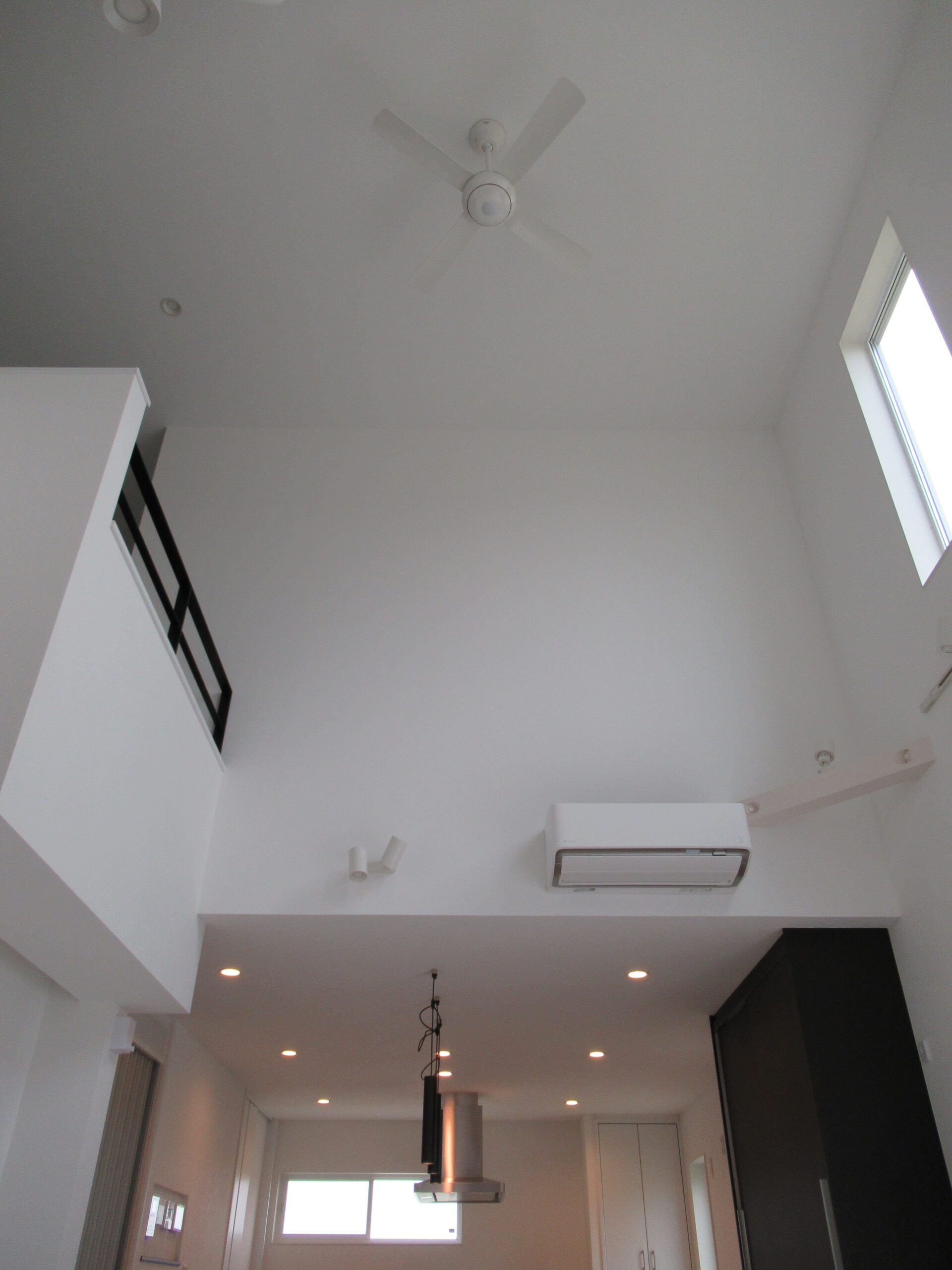 広い吹き抜けと広いウォークインクローゼットのある家|大黒建設｜いつまでも安心して暮らせる住まいを