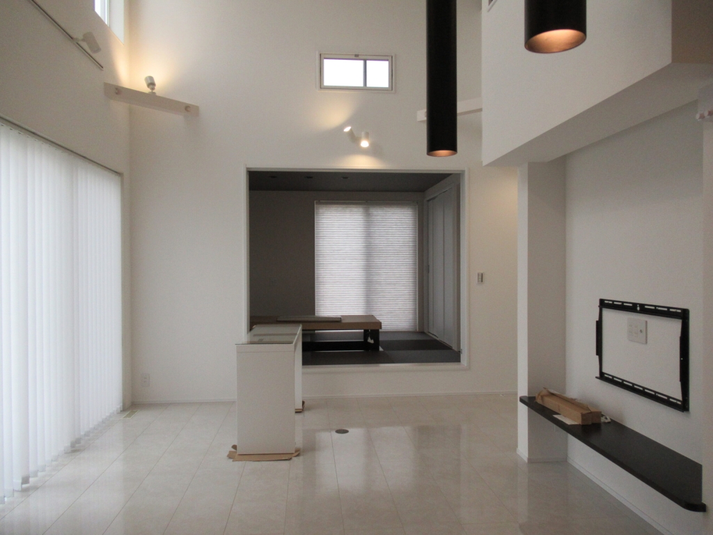 広い吹き抜けと広いウォークインクローゼットのある家|大黒建設｜いつまでも安心して暮らせる住まいを