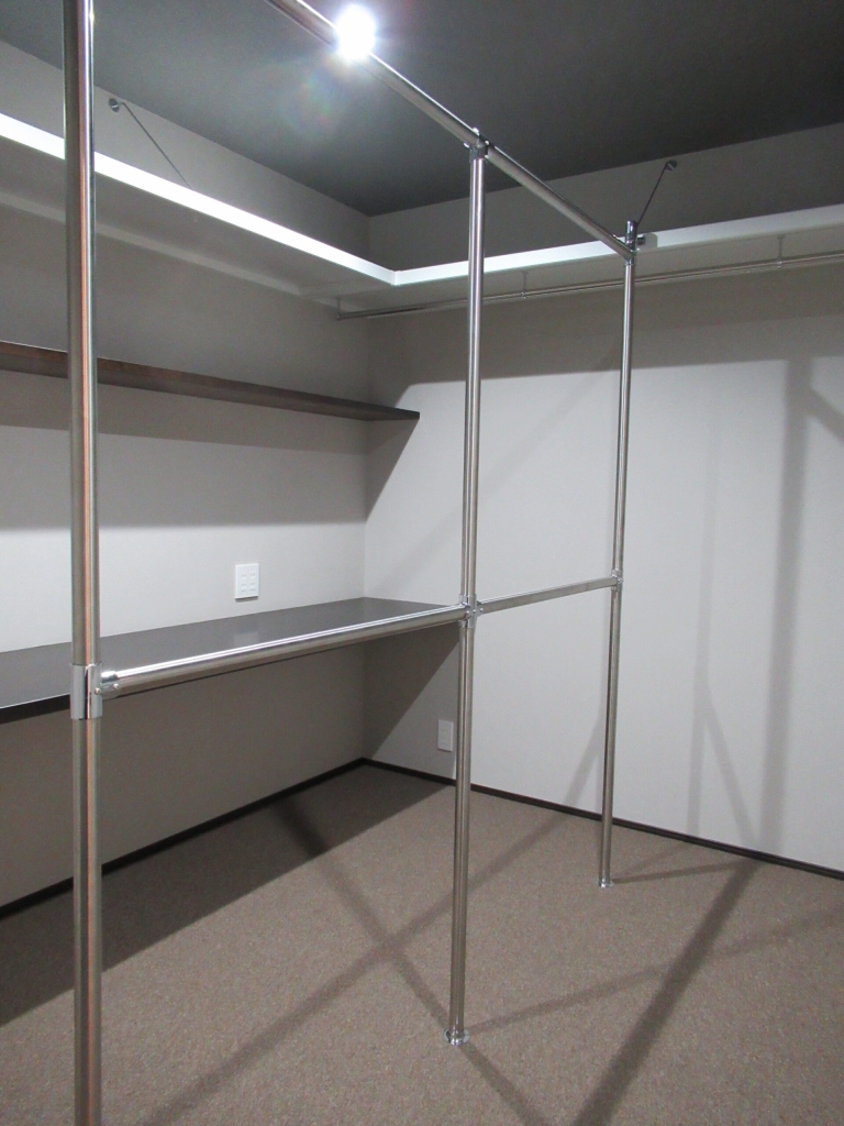 広い吹き抜けと広いウォークインクローゼットのある家|大黒建設｜いつまでも安心して暮らせる住まいを